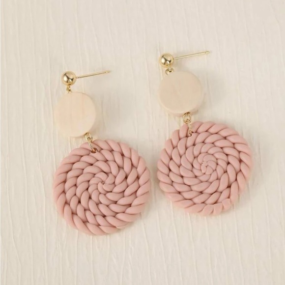 New baby pink drop earrings - Picture 6 of 6